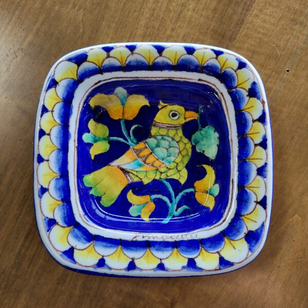 blue/yellow bird dish