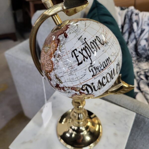 gold globe