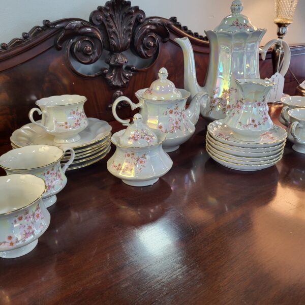 opaque tea service for 6