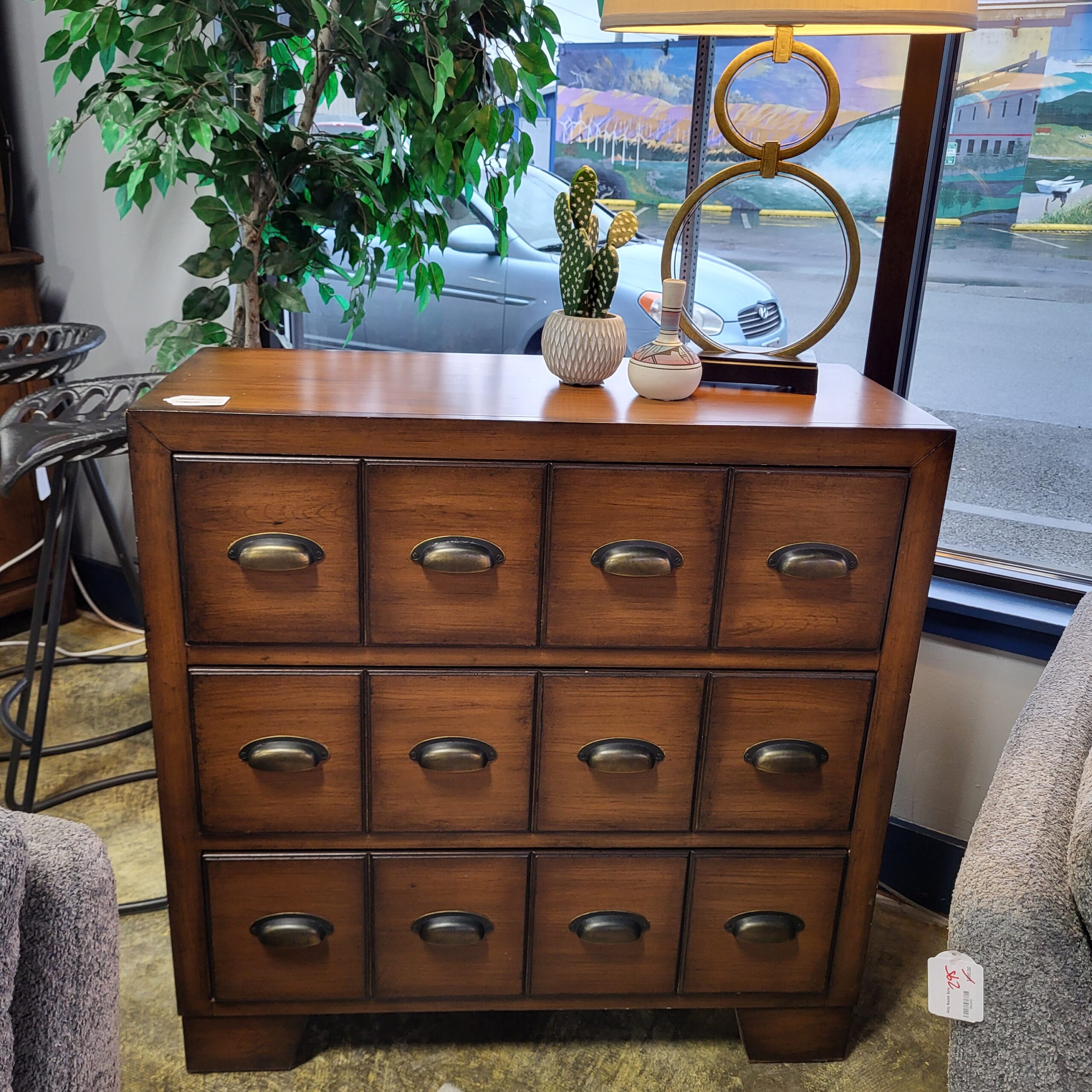 3 drawer accent chest w/ scoop pulls