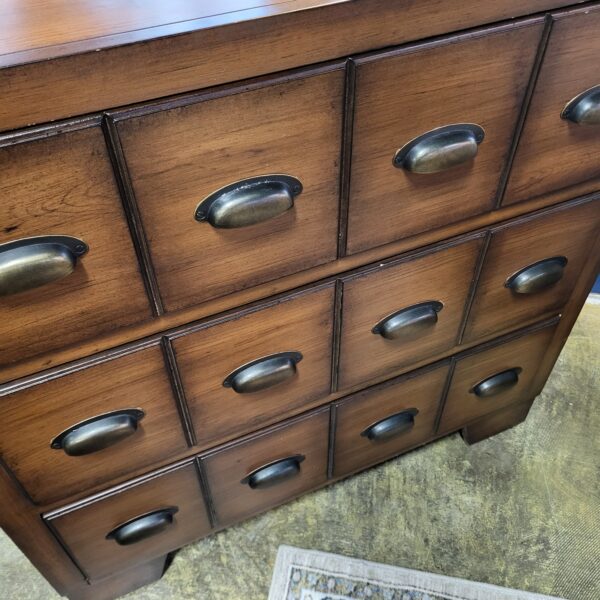 3 drawer accent chest w/ scoop pulls