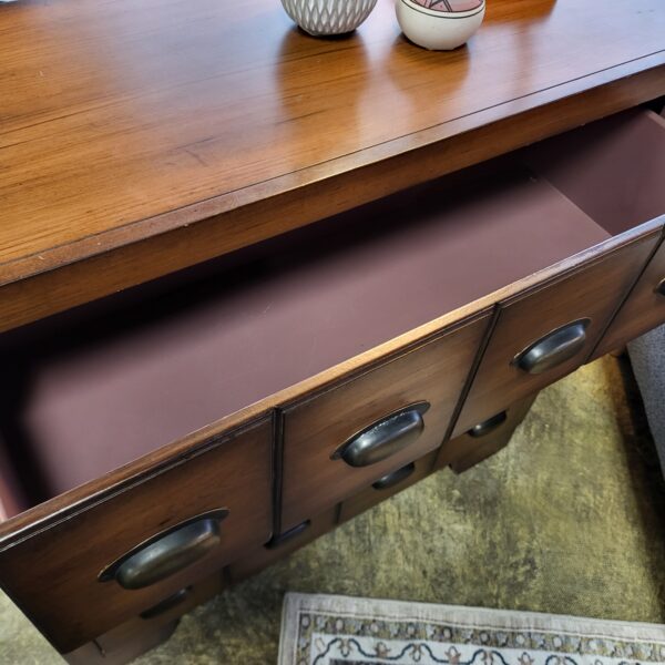 3 drawer accent chest w/ scoop pulls